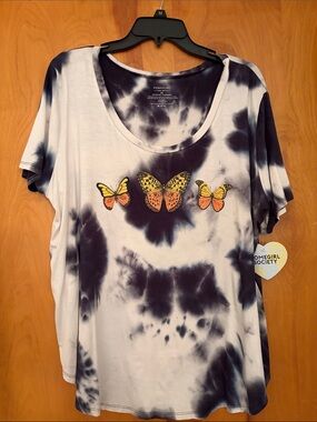 Black & White Tie-Dye Butterfly Short Sleeve Tee